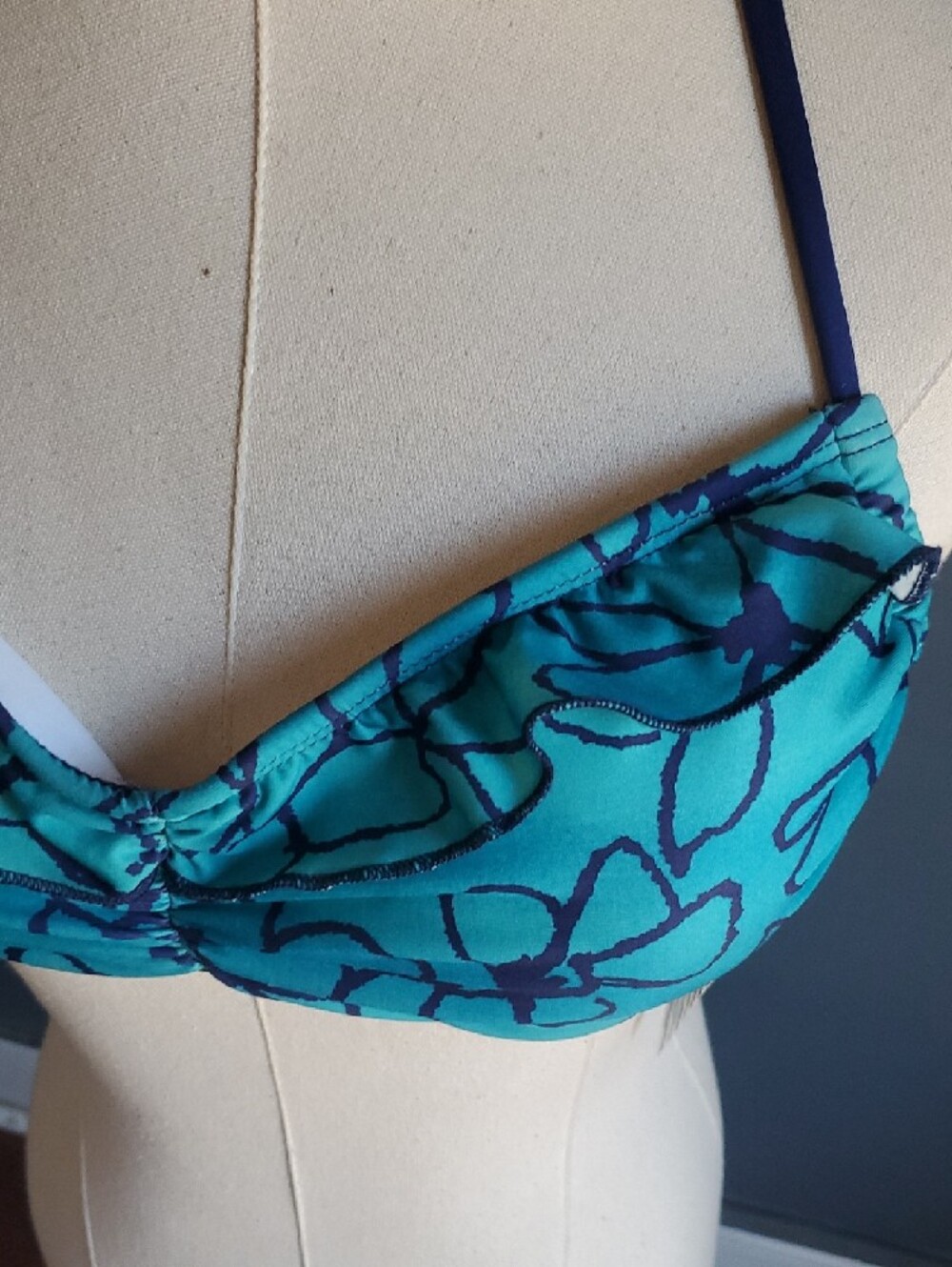 Nwt Splendid Teal Floral Bandeau Bikini with Navy Straps Size M - Picture 7 of 11